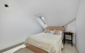 Przestronne Apartamenty w Zakopanem z Trzema Sypialniami i Parkingiem by Noclegi Renters